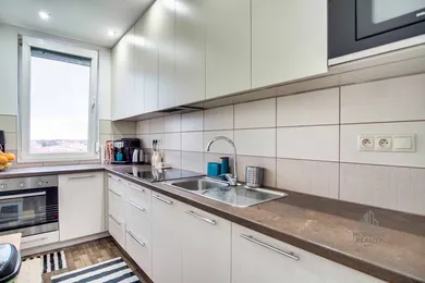 Na predaj 2-izbový byt, 57 m², Nové Zámky, G. Bethlena