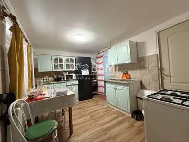 Na predaj dom, 90 m²