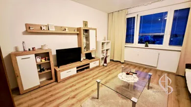 Kiadó lakások, 3-szobás, Banská Bystrica · €770