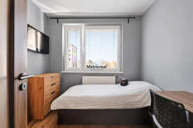Na predaj 3-izbový byt, 67 m², Bratislava-Petržalka, Topoľčianska