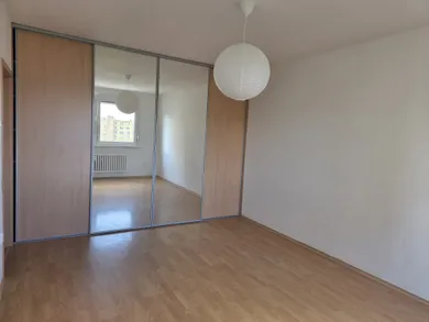 Na predaj 1-izbový byt, 38 m², Bratislava-Dúbravka, Ožvoldíkova