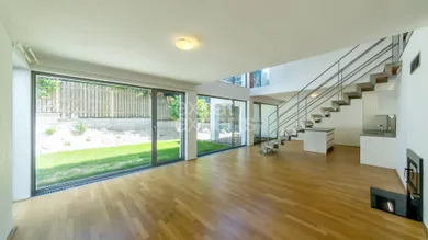Na prenájom dom, 229 m², Bratislava-Nové Mesto