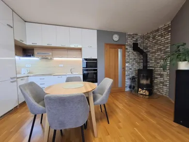 Na predaj 3-izbový byt, 75 m², Veľká Lomnica, Lipová
