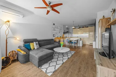 Na predaj 2-izbový byt, 53 m², Bratislava-Petržalka, Žltá