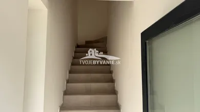 Na predaj 2-izbový dom, 48 m², Štôla