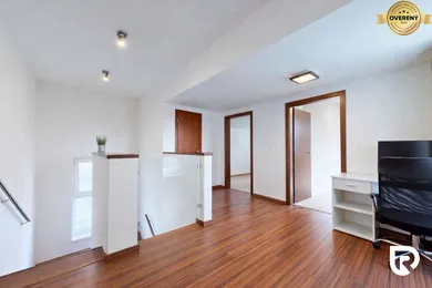 Na predaj 5-izbový dom, 190 m², Bratislava-Podunajské Biskupice