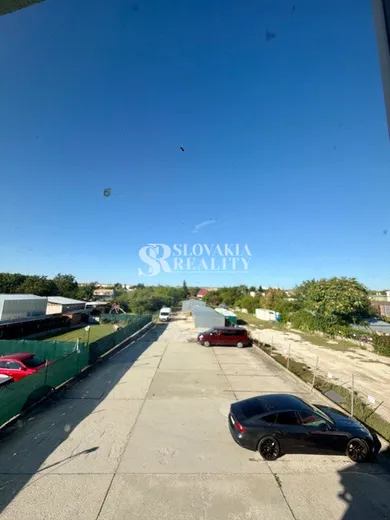 Na prenájom komerčné, 51 m², Nitra, Novozámocká