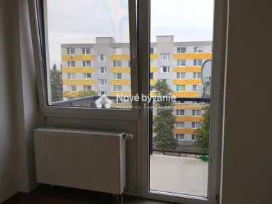 Na predaj 2-izbový byt, 55 m², Nitra, Coboriho