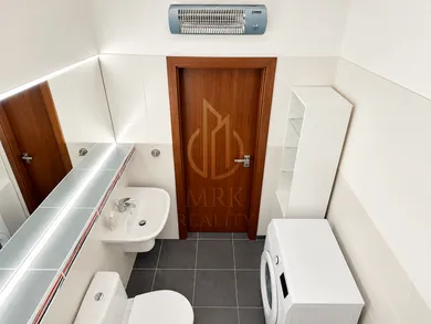 Na predaj 1-izbový byt, 36 m², Bratislava-Petržalka, Osuského