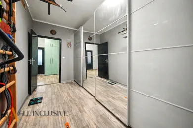 Na predaj 4-izbový byt, 87 m², Bratislava-Petržalka, Bzovícka