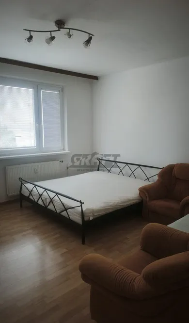 Byty na prenájom 3-izbový, Bratislava-Devínska Nová Ves · €600