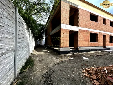 Na predaj 3-izbový byt, 77 m², Tomášikovo