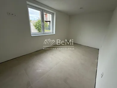 Na predaj 3-izbový dom, 85 m², Koniarovce