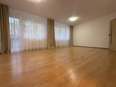 Na prenájom 4-izbový byt, 87 m², Žilina, Predmestská