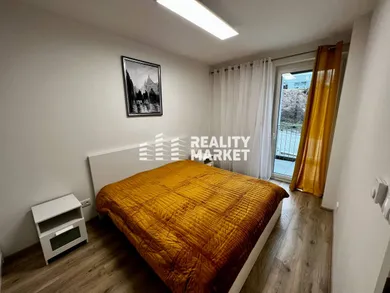 Na prenájom 2-izbový byt, 44 m², Banská Bystrica, Bakossova 3