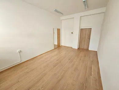 Na prenájom komerčné v Žilina · €1 · Pôvodný stav