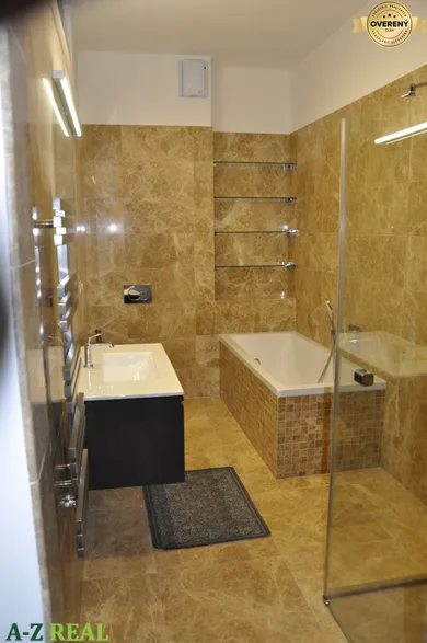 Na prenájom 5-izbový byt, 170 m², Bratislava-Staré Mesto