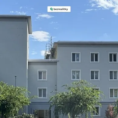 Na predaj 3-izbový byt, 84 m², Trenčín