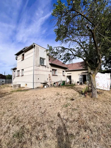 Na predaj 4-izbový dom, 180 m², Malé Kozmálovce