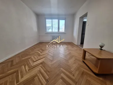 Na predaj 3-izbový byt, 83 m², Vráble