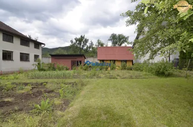 Na predaj 6-izbový dom, 250 m², Hronská Breznica