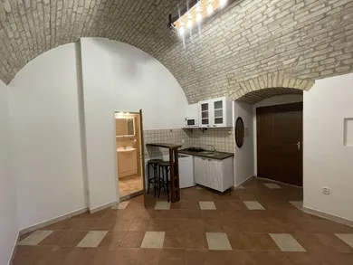 Na prenájom 1-izbový byt, 23 m², Komárno, Okružná cesta