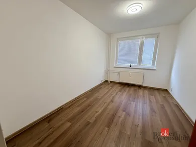 Na prenájom 3-izbový byt, 70 m², Žiar nad Hronom, J. Kráľa
