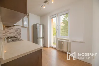 Na predaj 1-izbový byt, 36 m², Trenčín, 28. októbra
