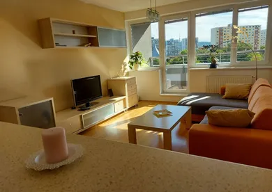 Mieszkania na wynajem, 2-pokojowe, Bratislava-Dúbravka · €890