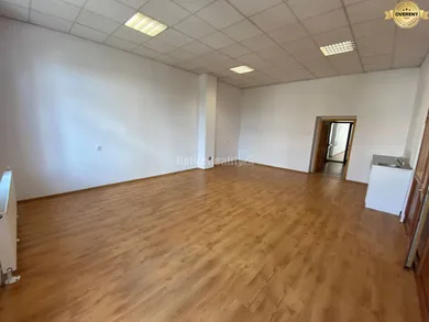 Na prenájom komerčné, 50 m², Rimavská Sobota, Hlavné námestie