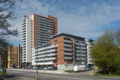 Na prenájom 4-izbový byt, 125 m², Bratislava-Petržalka