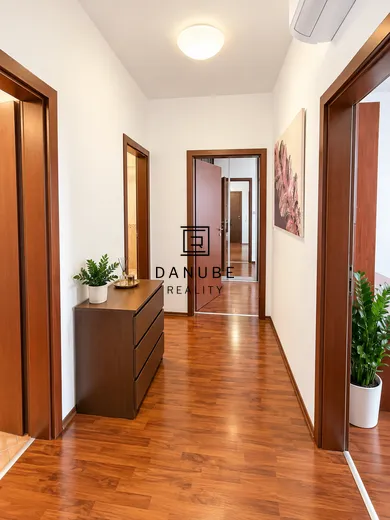 Na predaj 3-izbový byt, 85 m², Bratislava-Nové Mesto, Tomášikova