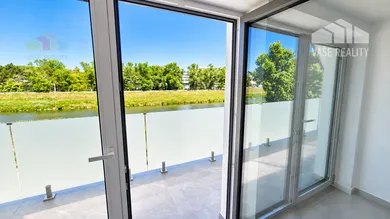 Na predaj 4-izbový byt, 90 m², Banka