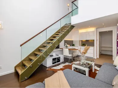 Na prenájom 2-izbový byt, 52 m², Bratislava-Staré Mesto, Pribinova
