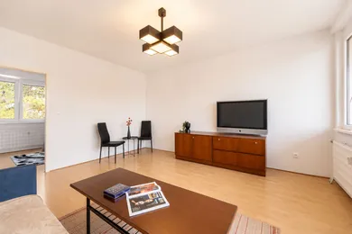 Na prenájom 3-izbový byt, 69 m², Bratislava-Lamač, Bakošova