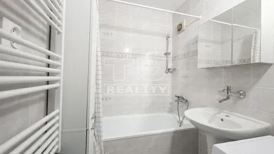Na prenájom 3-izbový byt, 70 m², Piešťany