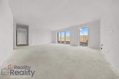 Na predaj 4-izbový dom, 123 m², Vrakúň