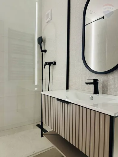 Na prenájom 2-izbový byt, 49 m², Dunajská Streda, Nám. priateľstva