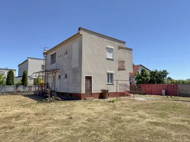 Na predaj 4-izbový dom, 180 m², Veľký Meder, Kúpeľná