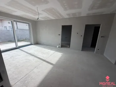 Na predaj 4-izbový dom, 350 m², Topoľčany, Velke Bedzany