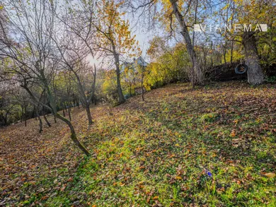 Na predaj pozemok, 246 m², Žilina, Vranie