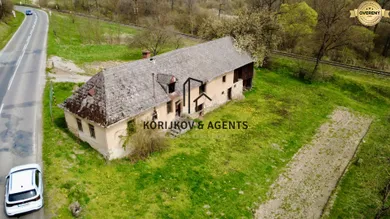 Na predaj 2-izbový dom, 517 m², Hankovce
