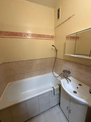 Na predaj 3-izbový byt, 64 m², Nitra, Párovská