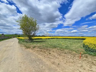Na predaj pozemok, 644 m², Seňa