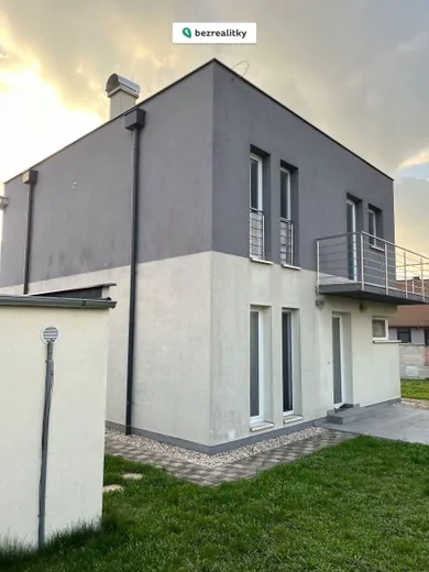 Na predaj 5-izbový dom, 112 m², Chorvátsky Grob