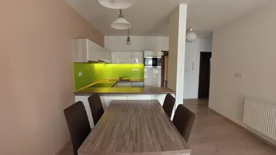 Na prenájom 3-izbový byt, 70 m², Senec