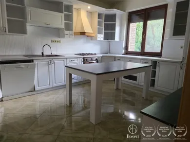 Na predaj 4-izbový dom, 270 m², Dunajská Streda, Malá
