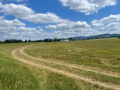 Na predaj pozemok, 223 m², Jablonové