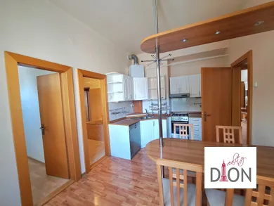 Na predaj 4-izbový byt, 136 m², Banská Bystrica
