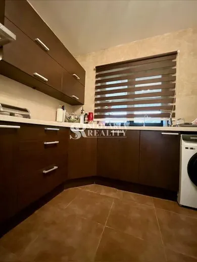 Na prenájom 4-izbový dom, 220 m², Nitra, Neuvedená